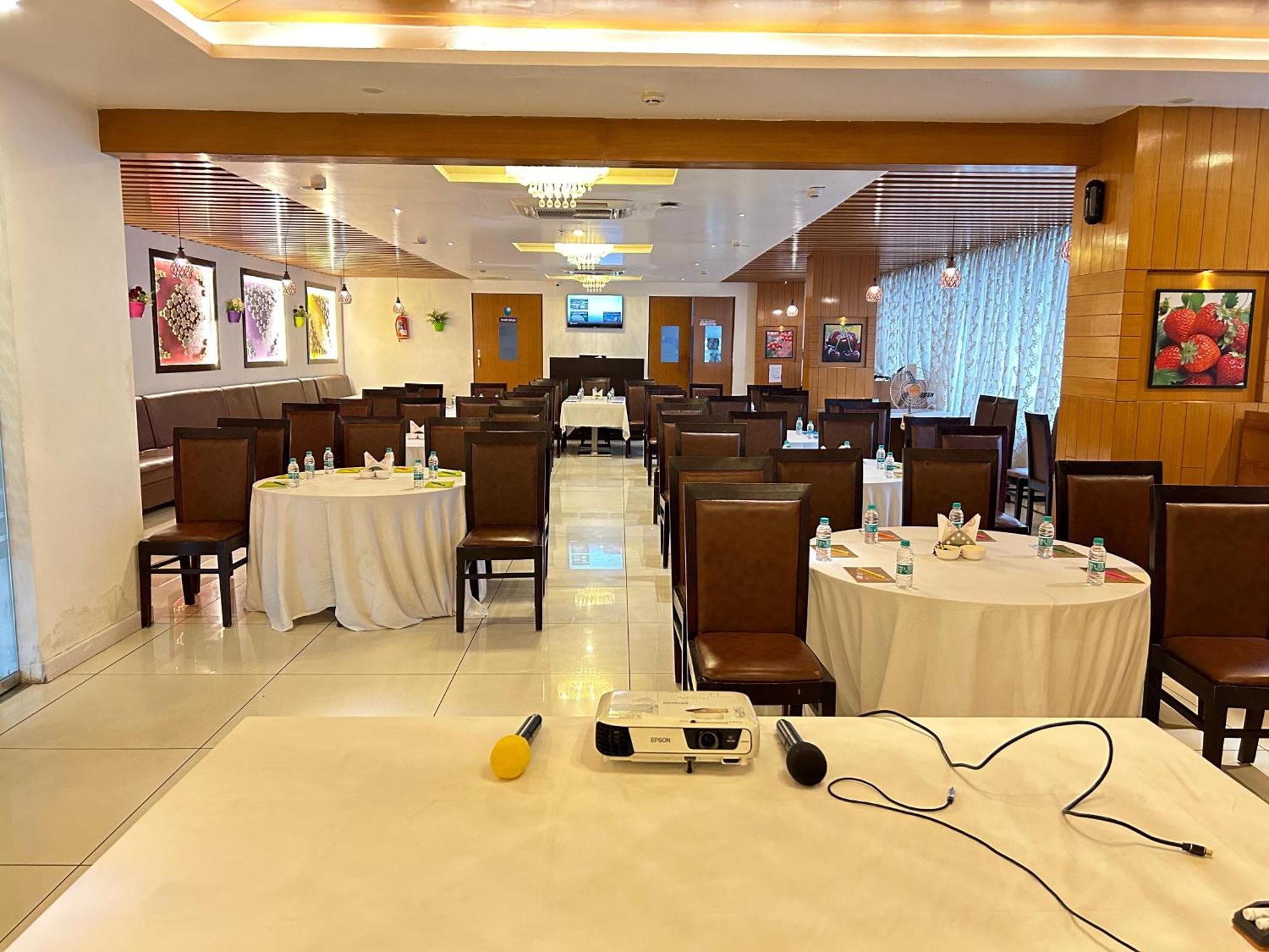 Hotel Lorven ヴィシャーカパトナム エクステリア 写真