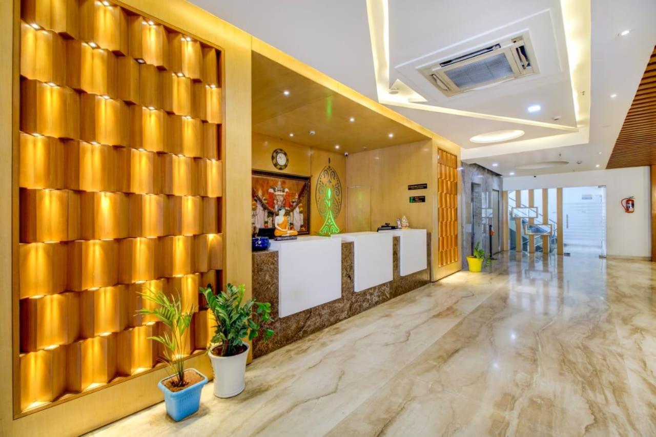 Hotel Lorven ヴィシャーカパトナム エクステリア 写真