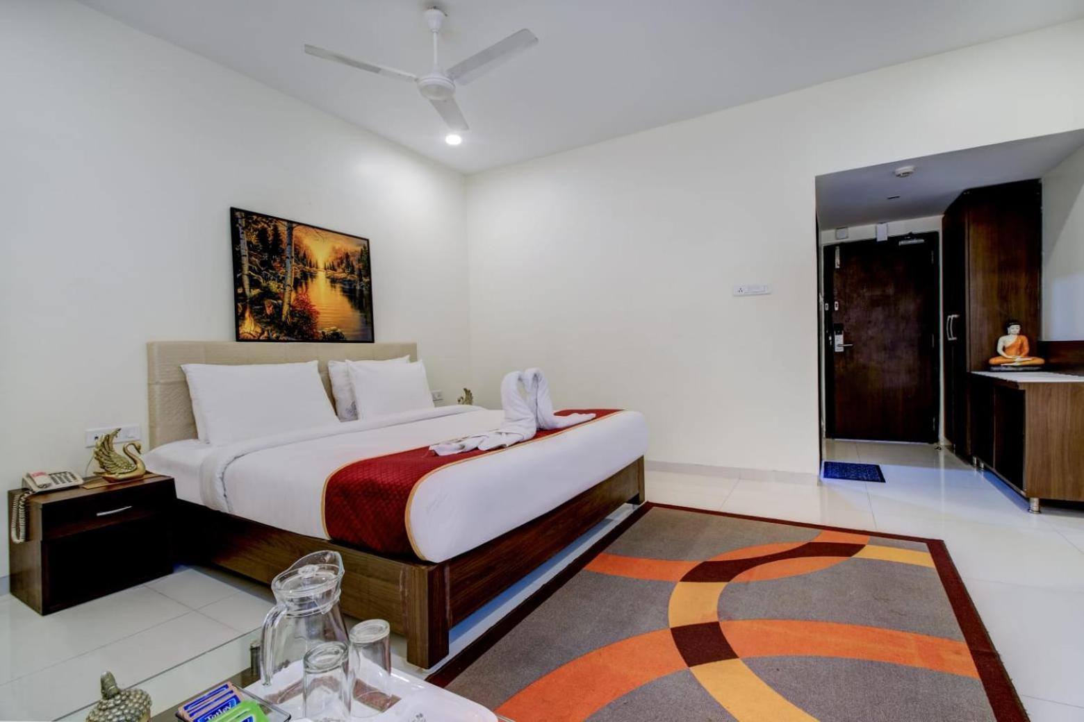 Hotel Lorven ヴィシャーカパトナム エクステリア 写真